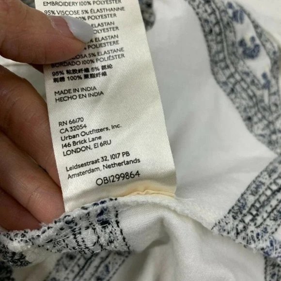 Anthropologie Embroidered Halter Tank Womens Size S Pullover Styling Black White - Picture 9 of 10